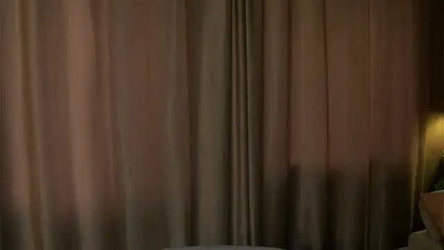 Snapshot of RenateVashaw chatting on July 22, 2026, 8:27 am RenateVashaw online show from July 22, 2026, 8:27 am