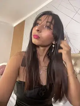 Snapshot of SaraDreamsss chatting on May 28, 2026, 3:18 pm SaraDreamsss online show from May 28, 2026, 3:18 pm