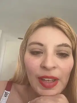 Bunnysweet95 online show from April 27, 2026, 7:12 pm
