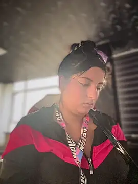 Snapshot of Paris__LS chatting on April 14, 2026, 1:27 pm Paris LS online show from April 14, 2026, 1:27 pm