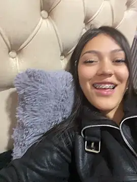 Snapshot of thalia_ec chatting on July 6, 2026, 1:40 pm thalia ec online show from July 6, 2026, 1:40 pm