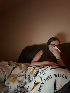prettykitttty online show from April 22, 2026, 5:58 am