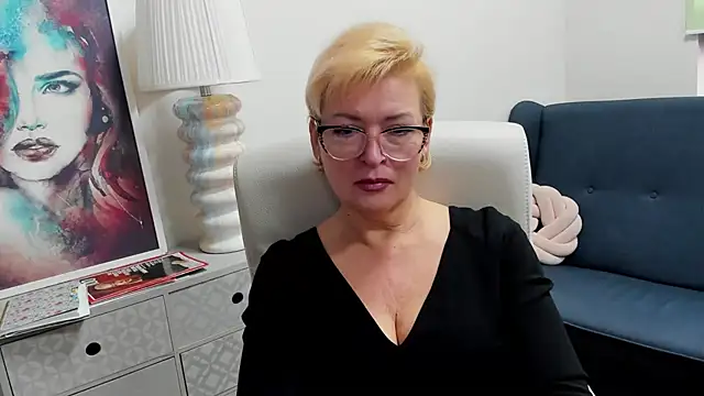 luna xfantasy online show from April 22, 2026, 6:42 am