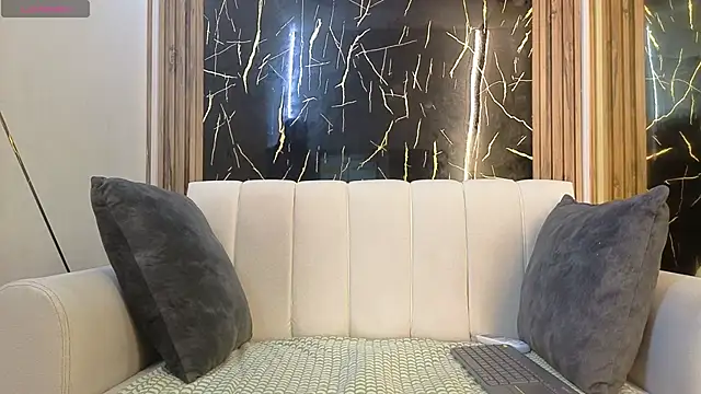 Julianas pm online show from April 15, 2026, 5:28 pm