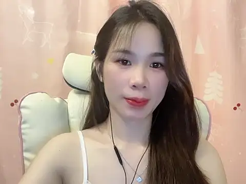 Luna3579 online show from May 4, 2026, 3:26 pm