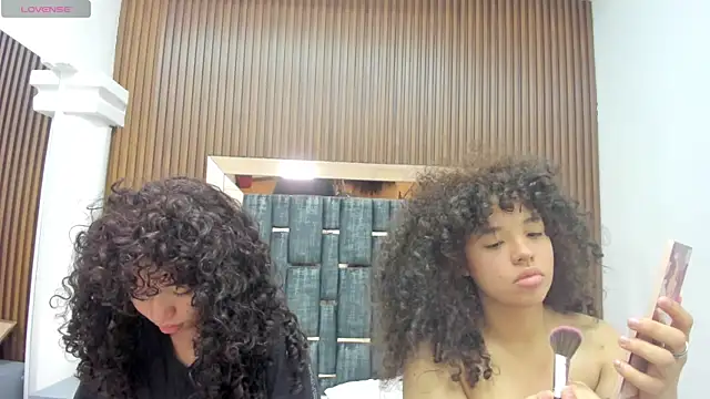 Snapshot of Chloe_and_Violeta chatting on May 2, 2026, 11:59 am Chloe and Violeta online show from May 2, 2026, 11:59 am