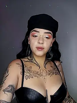 Snapshot of AteneaRockstar04 chatting on April 14, 2026, 3:22 am AteneaRockstar04 online show from April 14, 2026, 3:22 am