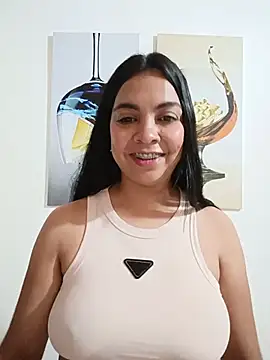 Snapshot of Silvana2927 chatting on July 18, 2026, 7:39 am Silvana2927 online show from July 18, 2026, 7:39 am