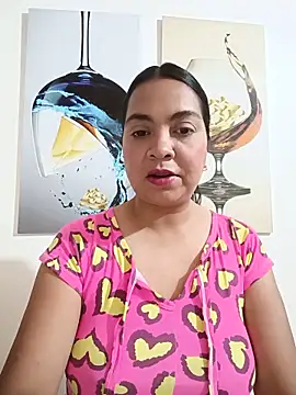 Snapshot of Silvana2927 chatting on June 21, 2026, 6:19 am Silvana2927 online show from June 21, 2026, 6:19 am