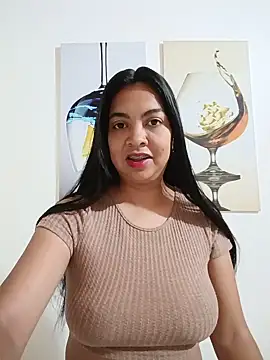 Snapshot of Silvana2927 chatting on July 23, 2026, 9:28 am Silvana2927 online show from July 23, 2026, 9:28 am