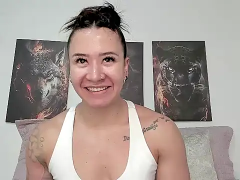 Snapshot of AngelMartinss chatting on May 8, 2026, 4:33 pm AngelMartinss online show from May 8, 2026, 4:33 pm