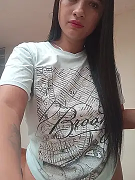 DaniellaGiraldo online show from July 13, 2026, 1:43 pm