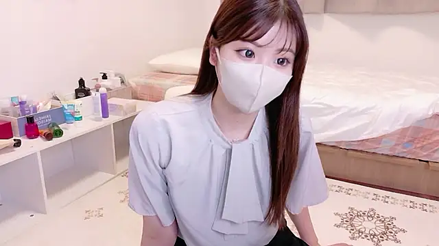 h a n a  online show from April 27, 2026, 11:19 am