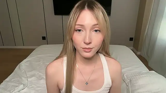Kattie Petite online show from May 29, 2026, 4:35 pm