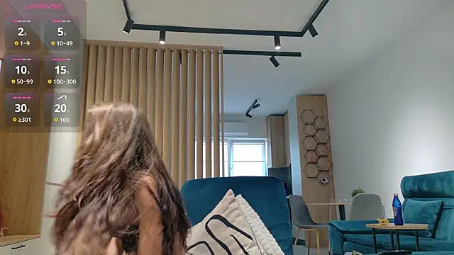 Tiny Blush online show from June 7, 2026, 6:29 am