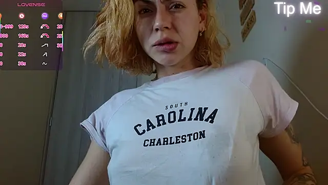 Snapshot of aprildumont chatting on June 2, 2026, 10:04 am aprildumont online show from June 2, 2026, 10:04 am