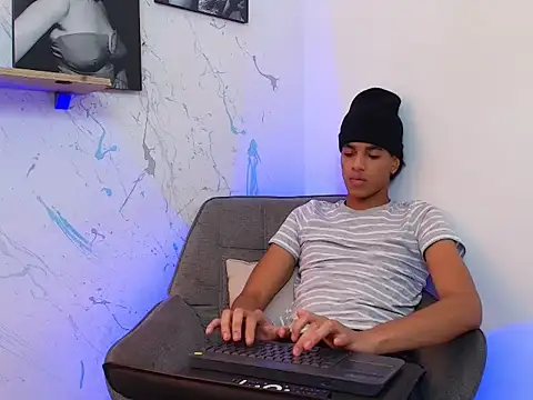 Gabriiel maddox online show from April 15, 2026, 7:58 pm