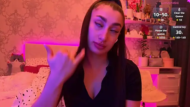 Snapshot of MyNaomi chatting on June 10, 2026, 9:49 pm MyNaomi online show from June 10, 2026, 9:49 pm