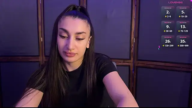 Snapshot of MyNaomi chatting on June 25, 2026, 9:31 pm MyNaomi online show from June 25, 2026, 9:31 pm