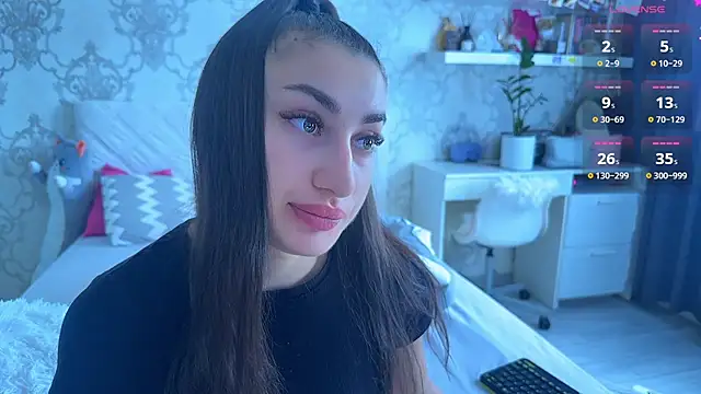 Snapshot of MyNaomi chatting on July 3, 2026, 9:38 am MyNaomi online show from July 3, 2026, 9:38 am