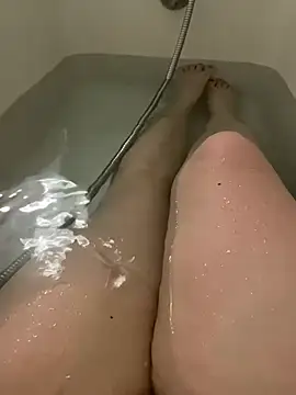 valee02 online show from April 17, 2026, 11:35 am