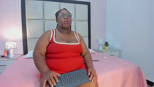 TreisyVixen online show from June 28, 2026, 3:13 am