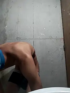 largedickk  online show from April 16, 2026, 11:07 pm