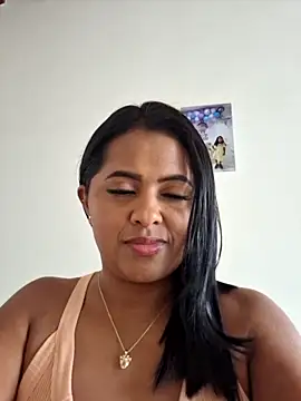 Snapshot of Ayla_Phone chatting on April 15, 2026, 7:18 pm Ayla Phone online show from April 15, 2026, 7:18 pm