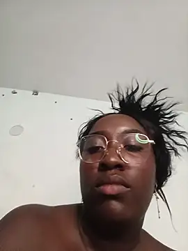 Snapshot of KaleaEbony chatting on April 26, 2026, 4:32 am KaleaEbony online show from April 26, 2026, 4:32 am