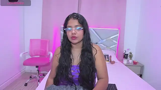 Amapola Renaldi online show from April 21, 2026, 10:49 pm