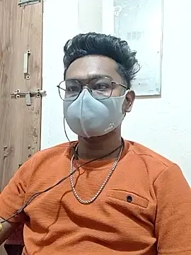 Snapshot of hot_boy995 chatting on May 12, 2026, 10:32 am hot boy995 online show from May 12, 2026, 10:32 am