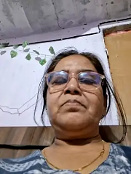 Shalini3456 online show from April 24, 2026, 8:27 am