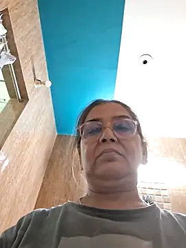 Shalini3456 online show from April 26, 2026, 7:00 pm