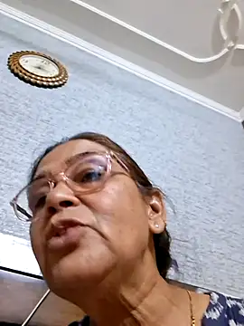 Shalini3456 online show from April 25, 2026, 2:47 pm