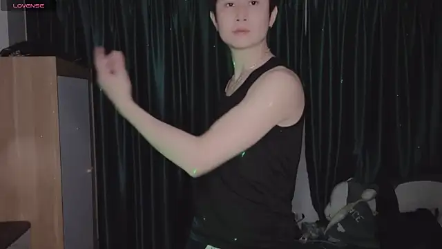 Zz YuunaSSquart zZ online show from April 23, 2026, 1:35 pm