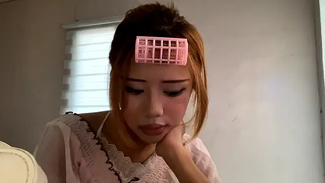 BrandeeBobrowski online show from April 25, 2026, 9:45 am