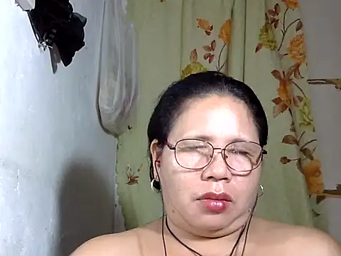 Snapshot of HottyCurlyPeanut chatting on May 22, 2026, 7:45 pm HottyCurlyPeanut online show from May 22, 2026, 7:45 pm
