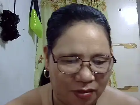 Snapshot of HottyCurlyPeanut chatting on June 18, 2026, 8:47 pm HottyCurlyPeanut online show from June 18, 2026, 8:47 pm