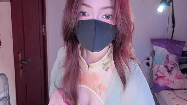Snapshot of KKi-8 chatting on June 2, 2026, 12:27 pm KKi-8 online show from June 2, 2026, 12:27 pm