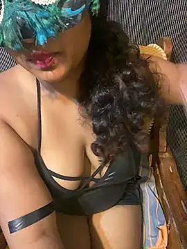 peacheypink online show from May 18, 2026, 1:05 pm