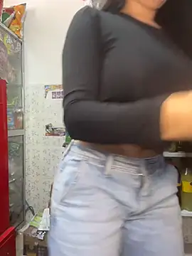 Snapshot of Sara_fun chatting on April 19, 2026, 6:32 pm Sara fun online show from April 19, 2026, 6:32 pm