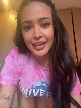 Sara fun online show from November 9, 2025, 7:07 pm