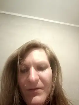 Snapshot of AnnieNet chatting on June 3, 2026, 8:24 pm AnnieNet online show from June 3, 2026, 8:24 pm