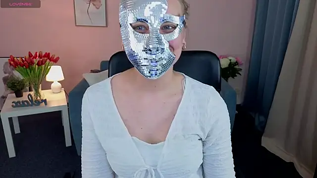Snapshot of DanaHurt1 chatting on June 22, 2026, 8:39 pm DanaHurt1 online show from June 22, 2026, 8:39 pm