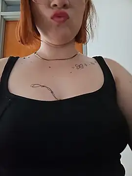 Curves Nina online show from July 18, 2026, 7:22 pm