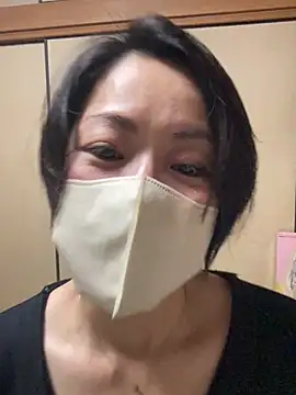 rin2432 online show from April 28, 2026, 2:21 pm