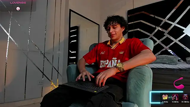 JayTaylorr online show from June 19, 2026, 11:38 am