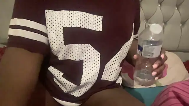 Snapshot of EbonyTheBrattt chatting on June 28, 2026, 4:30 am EbonyTheBrattt online show from June 28, 2026, 4:30 am