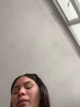 AuroraMoore Pink online show from April 23, 2026, 11:16 am