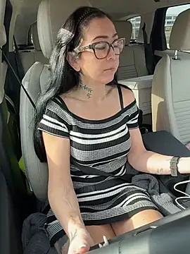 Its Lush Lily online show from April 26, 2026, 9:06 am